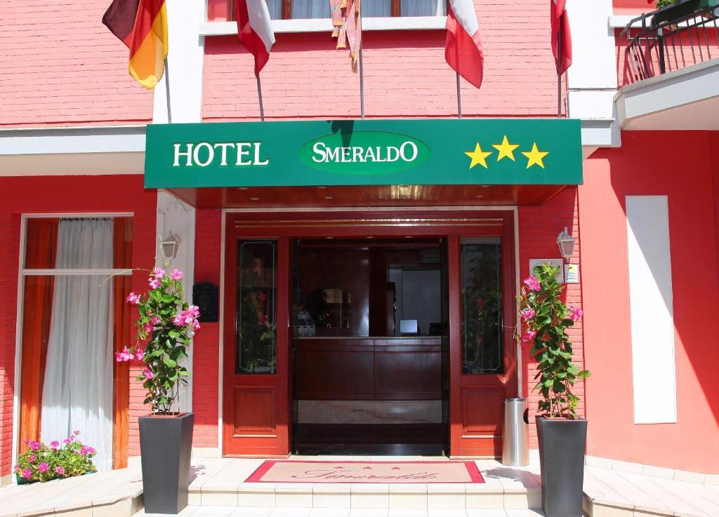 Hotel Smeraldo ลิโดดิเยโซโล ภายนอก รูปภาพ